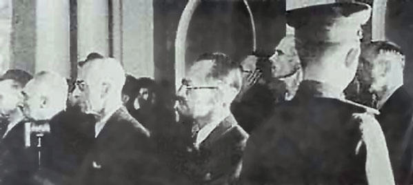 Ława oskarżenia w procesie szesnastu - Moskwa, czerwiec 1945