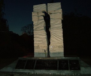 Pomnik Ofiar Rzezi Wołyńskiej we Wrocławiu / fot. Stanislaw Kosiedowski, CC-BY-SA-3.0