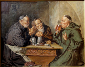 Mnisi pijący piwo