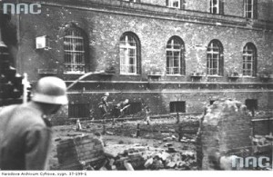 Atak Niemców na Pocztę Polską w Gdańsku. 1 września 1939. NAC, sygn. 37-199-1