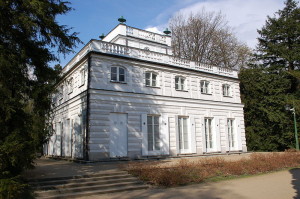 Biały Domek w Łazienkach / fot. Wistula, CC-BY-SA-3.0