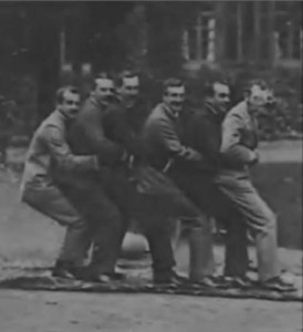 Wszyscy męscy uczestnicy zabawy na Zamku Volfsgarten 1899 r