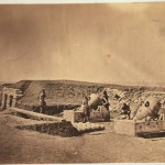 Bry­tyj­scy żoł­nie­rze lek­kiej dy­wi­zji pod­czas, fot. Roger Fenton, ok. 1855 r.