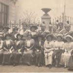 Generałowie i oficerowie żandarmerii wraz z żonami, 1913 r