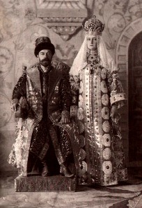 Mikołaj II z żoną w tradycyjnych strojach, 1903