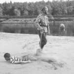 Mikołaj z synem na plaży nad Dnieprem, 1916 r