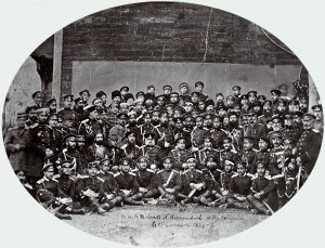 Wielki książę Nikołaj Nikołajewicz i general Iosif Gurko z oficerami i zagranicznymi obserwatorami wojskowymi przed podpisaniem pokoju, San Stefano, 19 lutego 1878 r