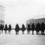 Kawaleria zagradza drogę do Pałacu Zimowego 9 (22) stycznia 1905 r