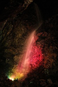 Podziemny wodospad w Muzeum Kopalni Złota w Złotym Stoku / fot. Crusier, CC-BY-SA 3.0