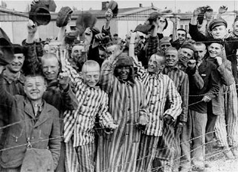 Niemcy zakwaterowali uchodźców w byłych obozach Dachau i Buchenwald?