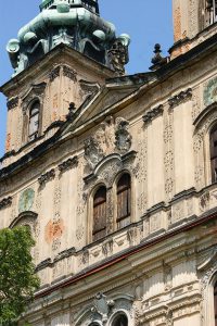 Detal fasady kościoła cystersów w Lubiążu / źródło: pl.wikipedia.org Domena publiczna