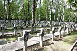 Groby żołnierzy. Cmentarz Wojskowy na Powiązkach/ CC by 3.0